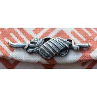 煙草入れ　久保田　凧人角文字　薄紅　前金具・袖と薙刀